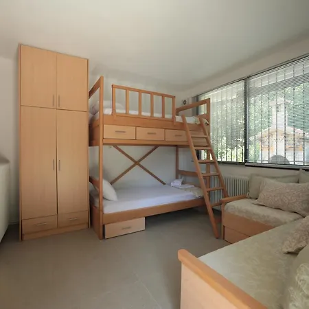 빌라 River Side House 카스토리아